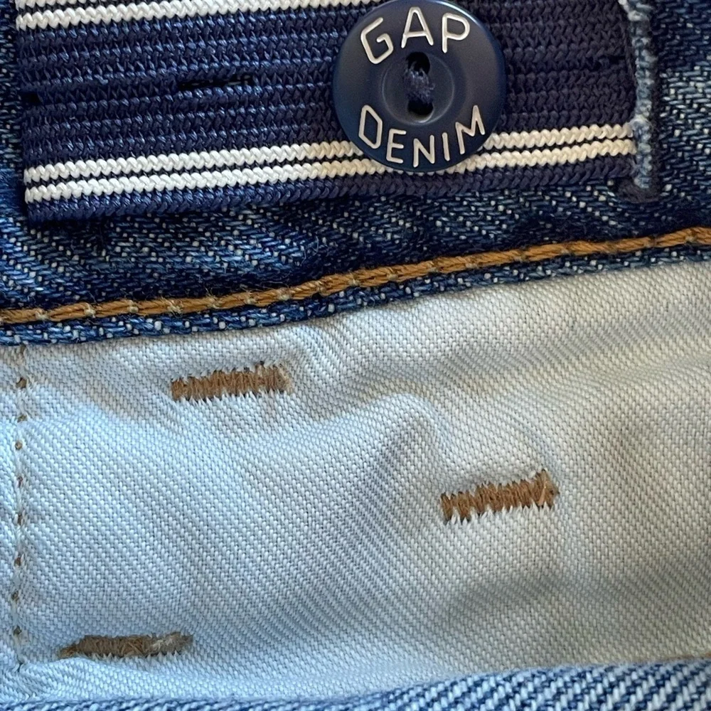 GAP Original Distressed Denim Jeans NWT‎